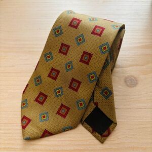Etro Luxury Men’s Golden Tie with Red and Blue Geometric Design Designer Vintage